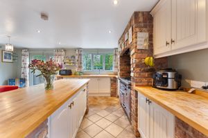 Family Kitchen- click for photo gallery